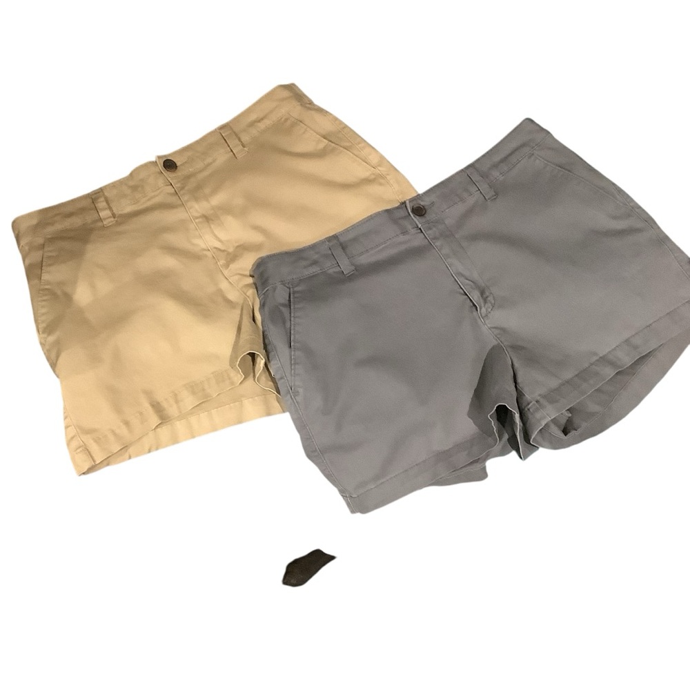 a new day Bundle of 2 Women's Tan and Gray Cargo Shorts WORN ONCE - Picture 4 of 16